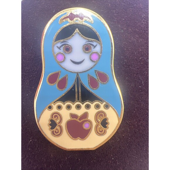 Disney Princess Nesting Dolls Snow White Pin Apple 7 Dwarfs Russian Cloisonne - Picture 1 of 7